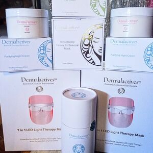 Resurfacing Honey & Charcoal Mask - White